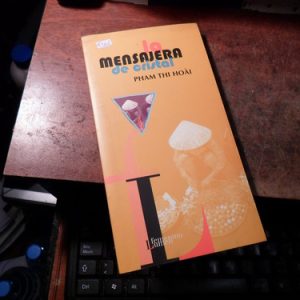 La Mensajera De Cristal Pham Thi Hoai (t2102