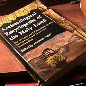 Archaeological Encyclopedia Of The Holy Land: Avraham Negev