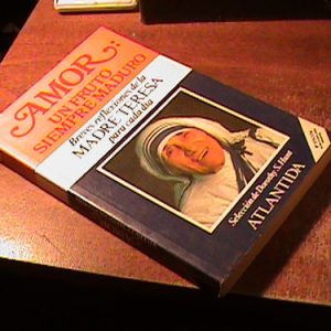 Amor Un Fruto Siempre Maduro De La Madre Teresa (art 8023