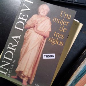 Una Mujer De Tres Siglos Devi
