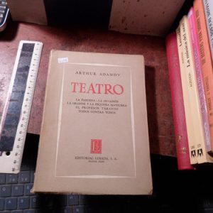 Teatro Parodia-invasion-maniobra-profesor Adamov V2206