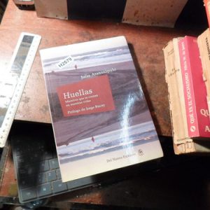 Huellas , Julia Atanasopulo (h2579