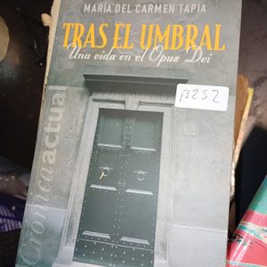 María Del Carmen Tapia  Tras El Umbral